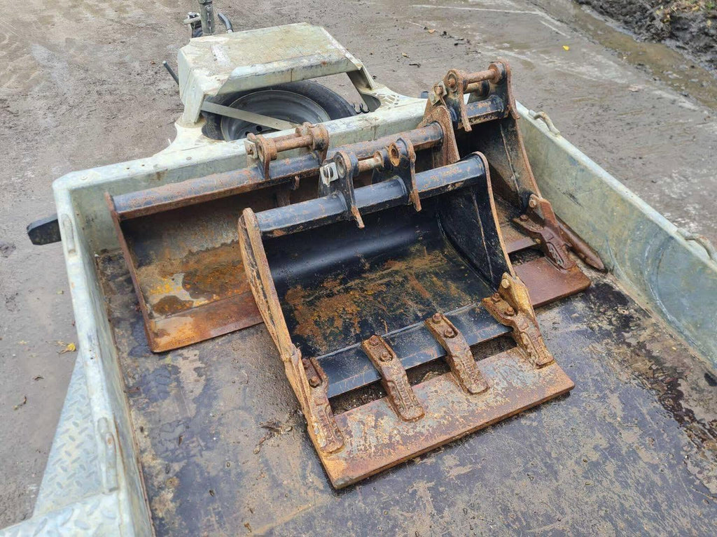 Miniexcavadora JCB 18z de 1,8 t usada 2021 con 1798 h y remolque Ifor Williams