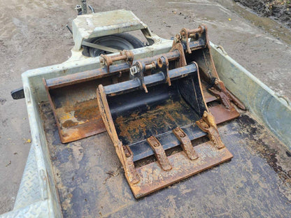 Miniexcavadora JCB 18z de 1,8 t usada 2021 con 1798 h y remolque Ifor Williams