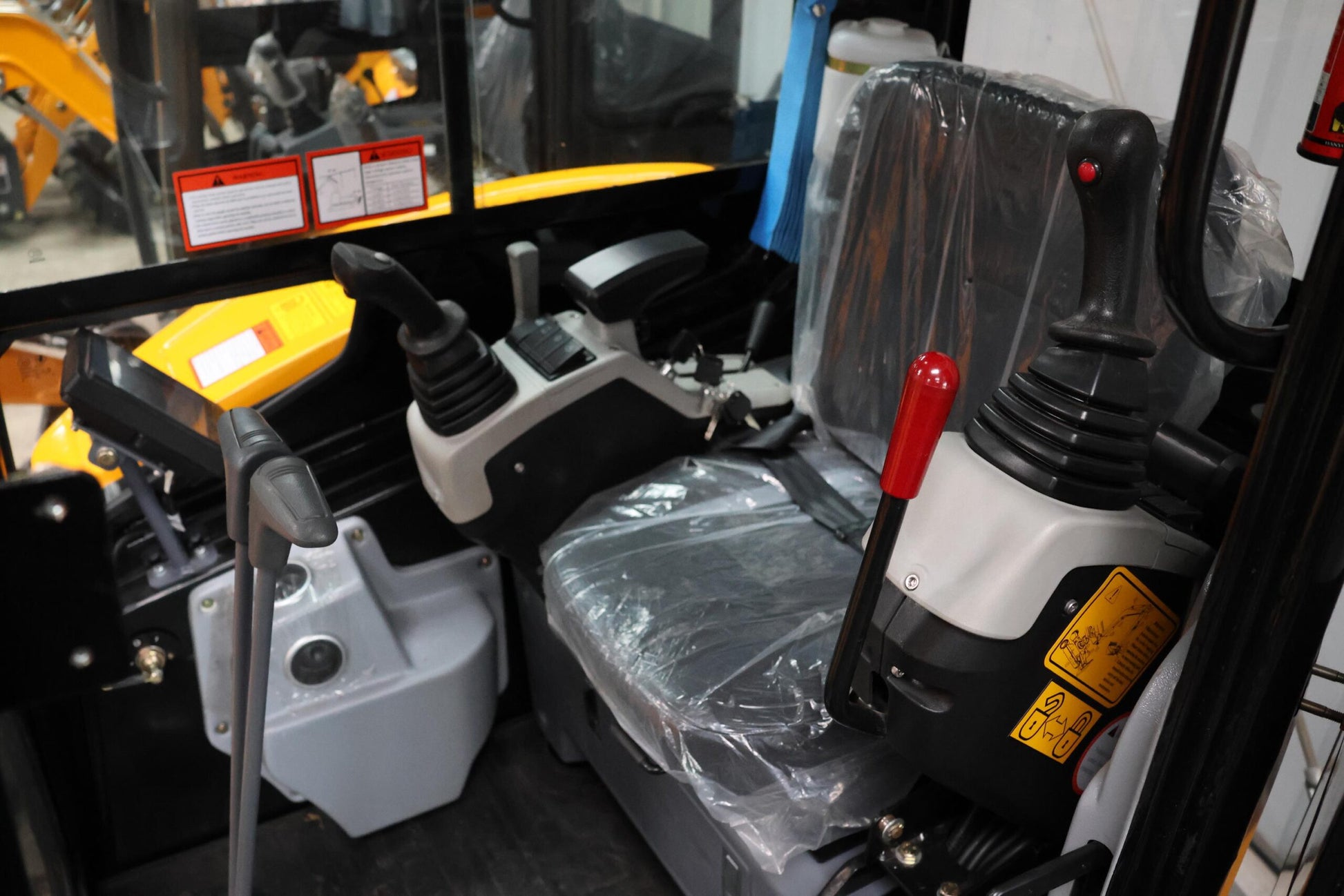 Miniexcavadora APS KMZ 28 con brazo de torsión