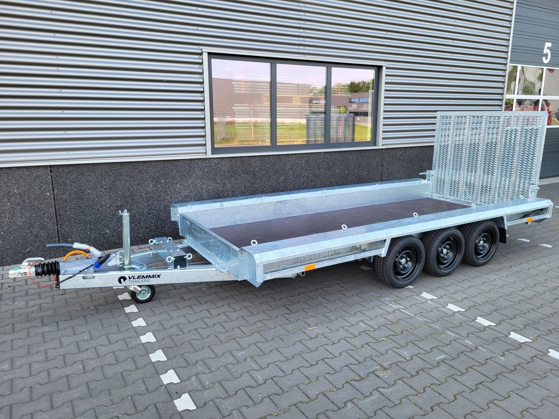 Remolque de Carga 4 x 1,5 m 3500 kg - 1350 kg - 2 ejes