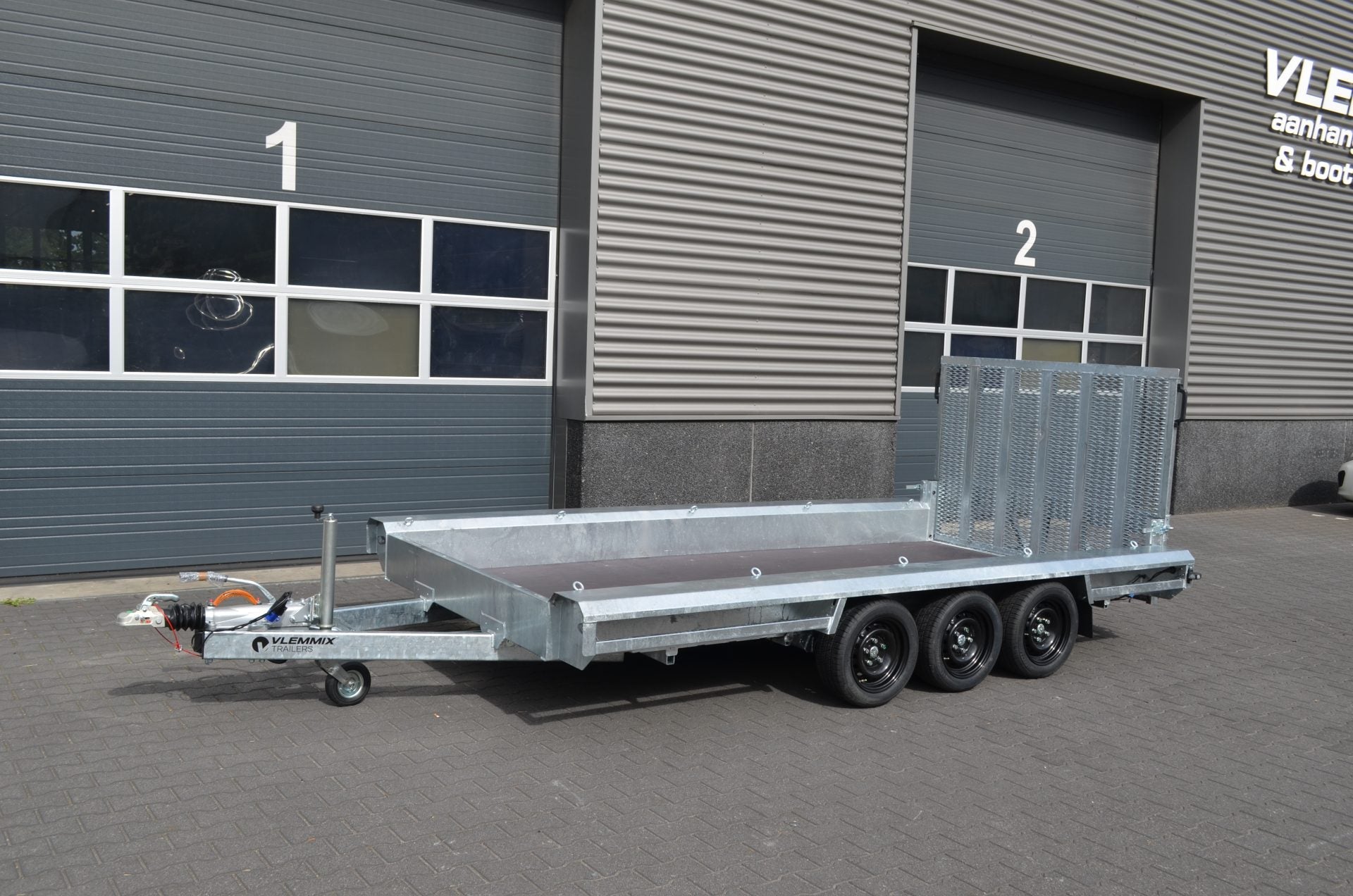 Remolque de Carga 4 x 1,8 m 3500 kg - 1800 kg - 3 ejes