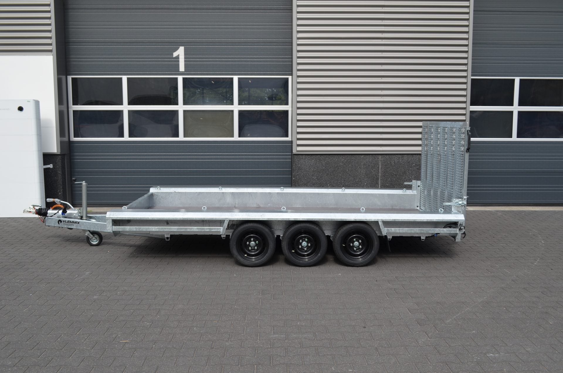 Remolque de Carga 4 x 1,8 m 3500 kg - 1800 kg - 3 ejes