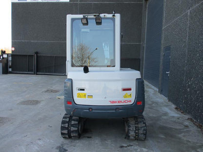 Miniexcavadora usada Takeuchi TB235 (2008) – 3,5T – Motor Yanmar 21,3 kw