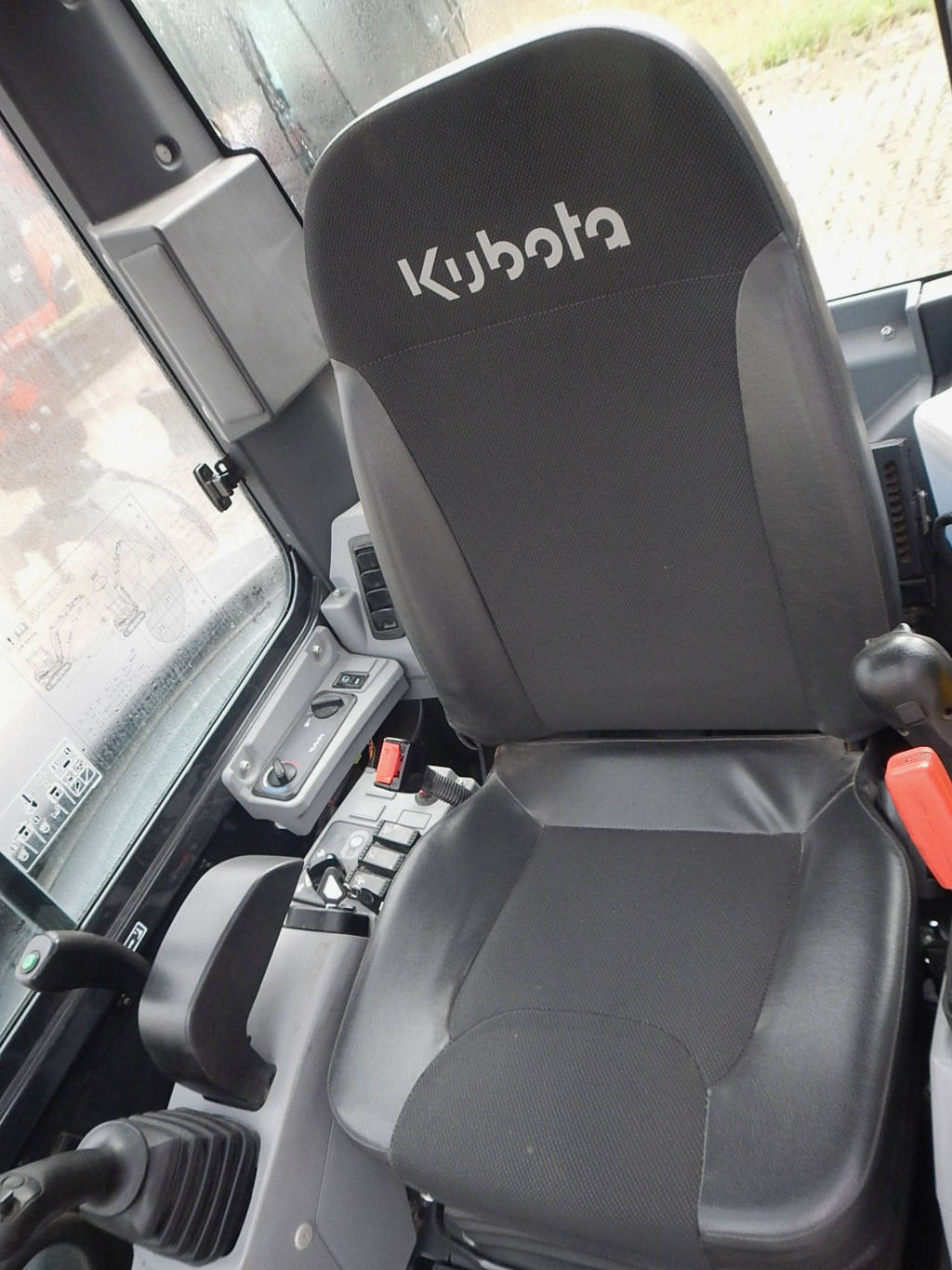 Miniexcavadora Kubota KX057-4 (2014) – 5,5T – ocasión