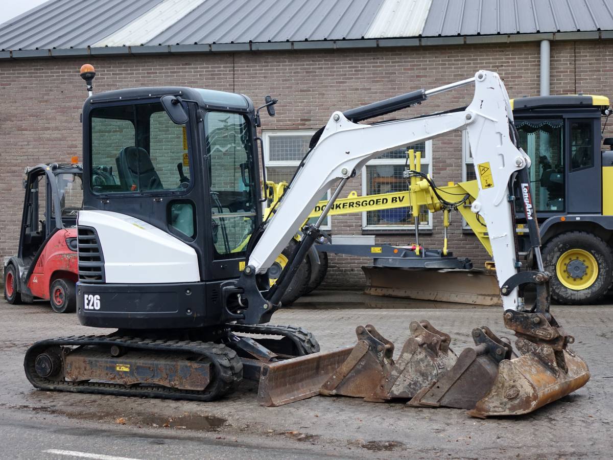Miniexcavadora Bobcat E26 EM (2015) – 2,56T – ocasión