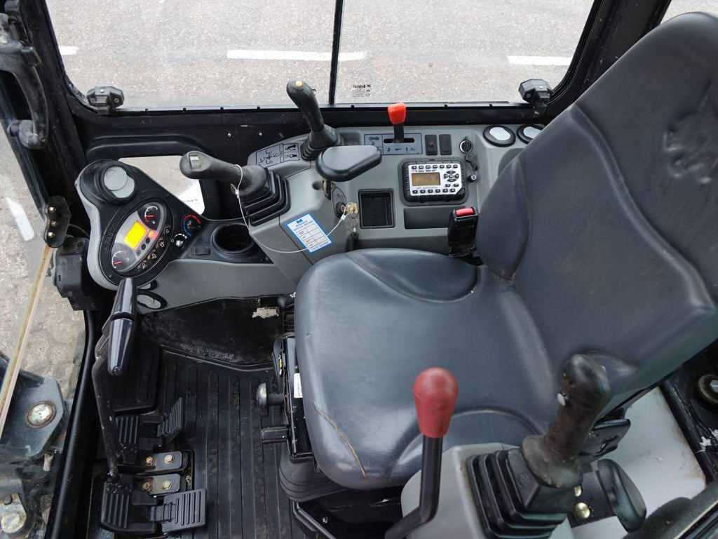Miniexcavadora Bobcat E26 EM (2015) – 2,56T – ocasión