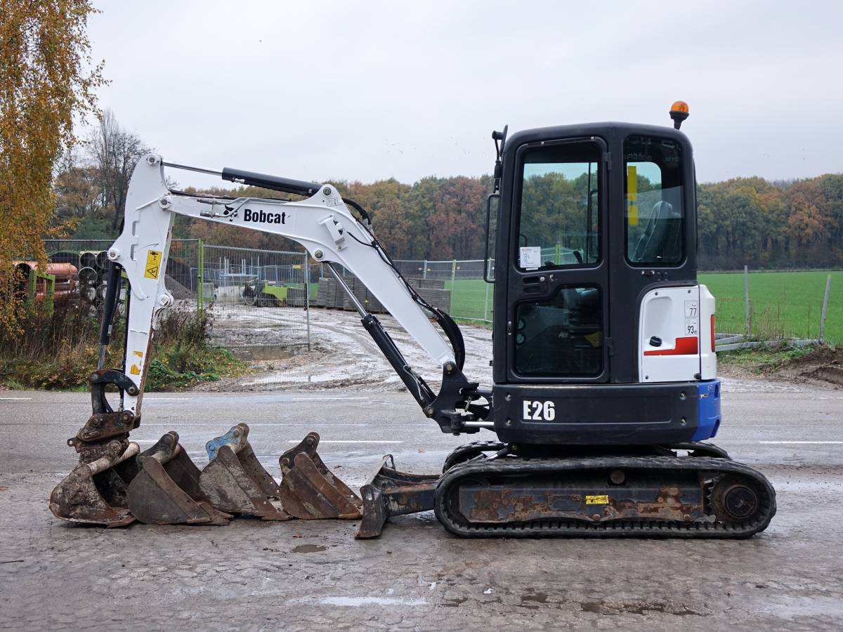 Miniexcavadora Bobcat E26 EM (2015) – 2,56T – ocasión