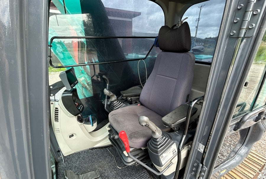 Miniexcavadora Kobelco SK75SR-3E (2016) – 7,5T – Ocasión