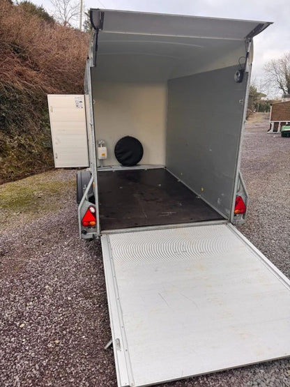 Furgoneta de aluminio Roadster C300, peso bruto de 750 a 1.300 kg