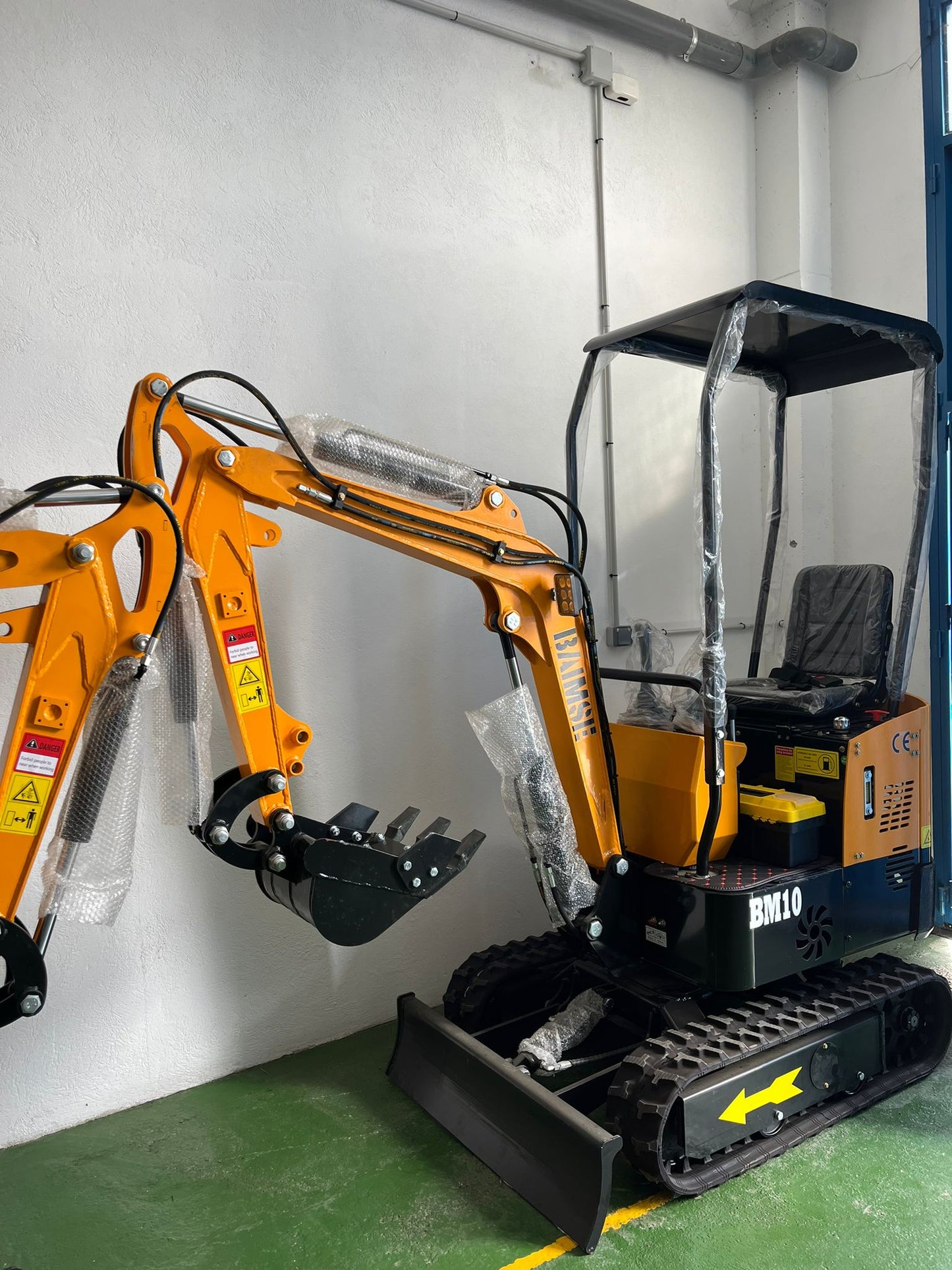 Mini Excavadora Giratoria JPC BAIMSE BM10 1 Tonelada, Motor Monocilíndrico