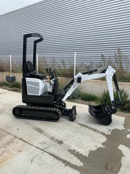 Miniexcavadora Bobcat E08 de 1,1 t de ocasión 2013 con enganche rápido y 3 cucharas