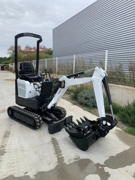 Miniexcavadora Bobcat E08 de 1,1 t de ocasión 2013 con enganche rápido y 3 cucharas