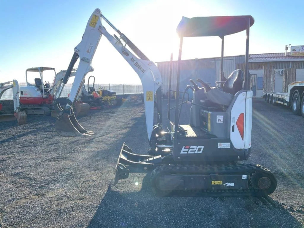 Miniexcavadora Compacta Bobcat E20 de 2 t de Ocasión 2017 con Enganche Rápido y 3 Cucharas