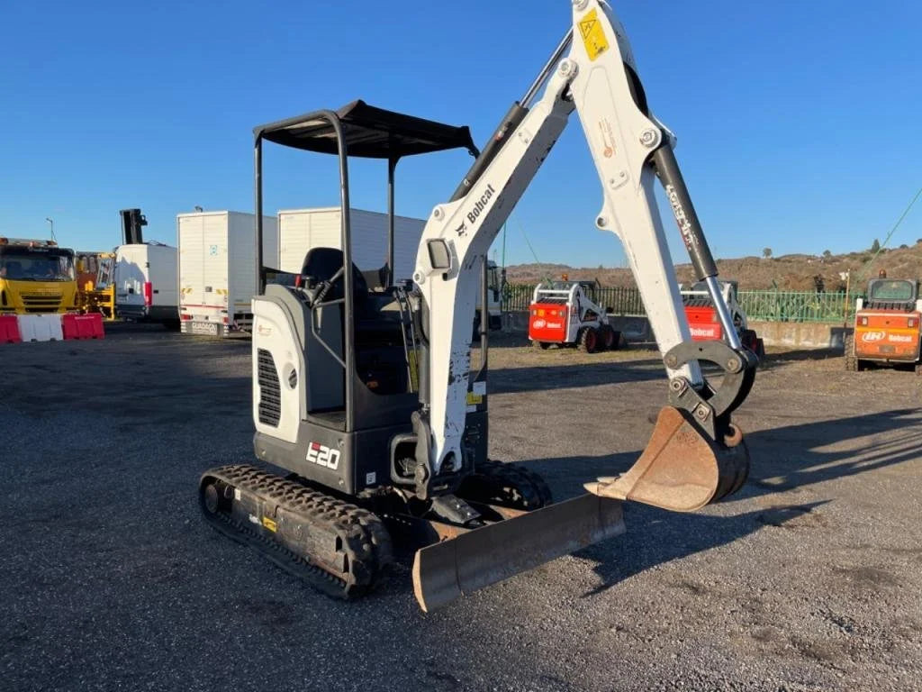 Miniexcavadora Compacta Bobcat E20 de 2 t de Ocasión 2017 con Enganche Rápido y 3 Cucharas