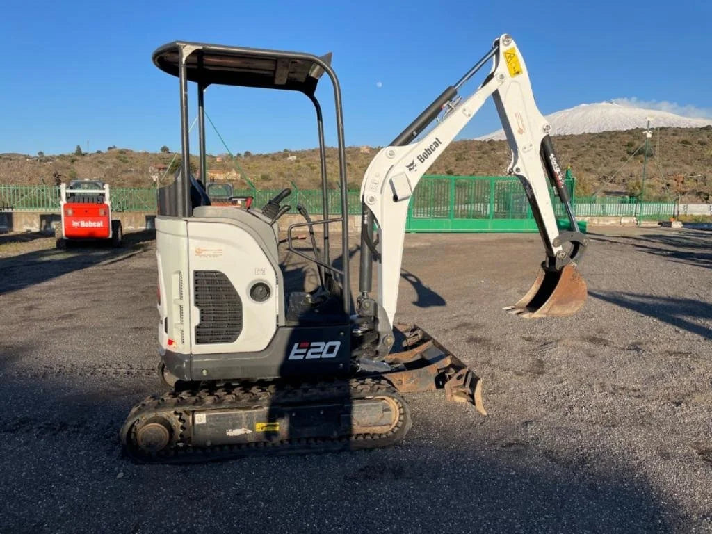 Miniexcavadora Compacta Bobcat E20 de 2 t de Ocasión 2017 con Enganche Rápido y 3 Cucharas