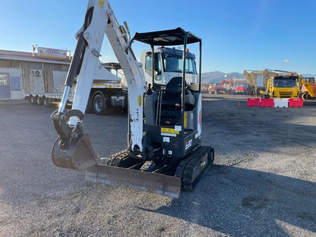 Miniexcavadora Compacta Bobcat E20 de 2 t de Ocasión 2017 con Enganche Rápido y 3 Cucharas