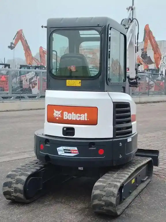 Miniexcavadora Bobcat E26 de 2,6 t de ocasión 2012 con enganche rápido y 3 cucharones