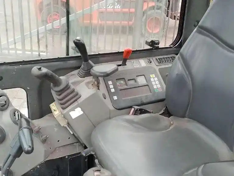 Miniexcavadora Bobcat E26 de 2,6 t de ocasión 2012 con enganche rápido y 3 cucharones
