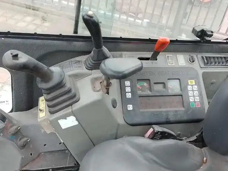 Miniexcavadora Bobcat E26 de 2,6 t de ocasión 2012 con enganche rápido y 3 cucharones