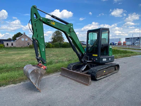 Miniexcavadora BOBCAT E55 de Ocasión – 5,7T (2012) Revisada con 3 Cucharas