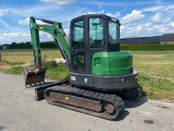 Miniexcavadora BOBCAT E55 de Ocasión – 5,7T (2012) Revisada con 3 Cucharas