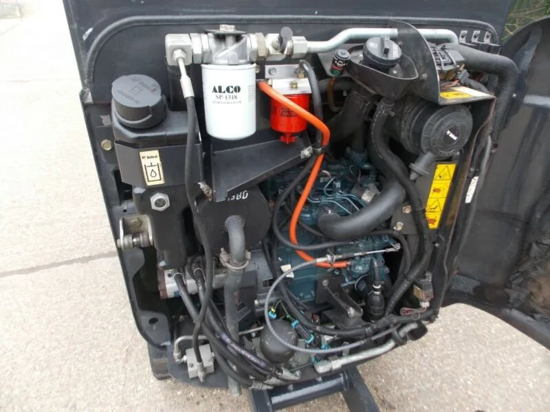 Miniexcavadora Bobcat E14 de 1,5 t de ocasión 2013 con pulgar hidráulico y remolque