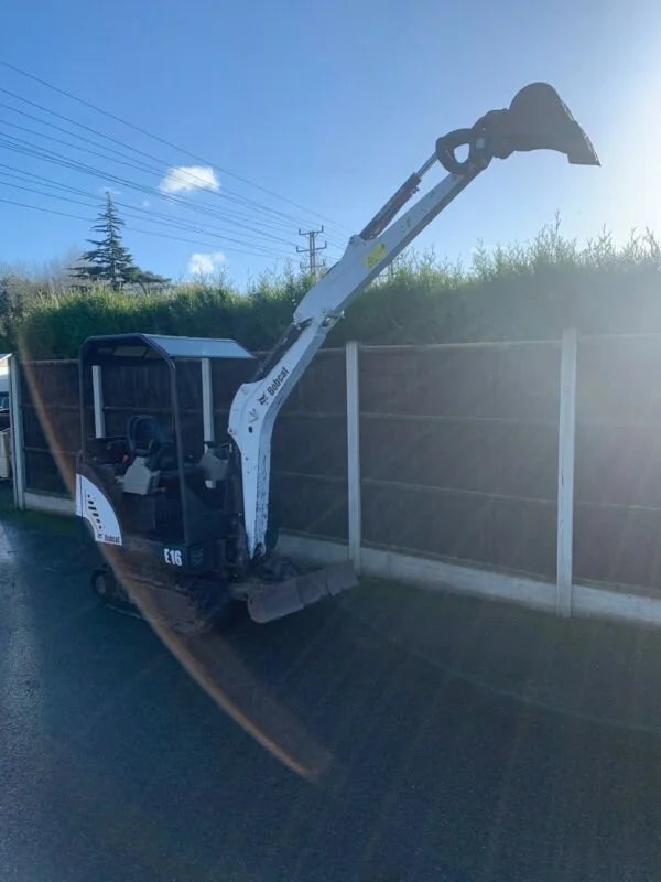 Miniexcavadora Bobcat E16 de 1,6 t de Ocasión 2014 con Chasis Extensible y 3 Cucharas