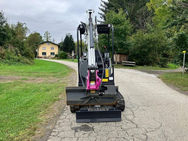 Miniexcavadora compacta Bobcat E17 de 1,7 t usada 2022 casi nueva de 10 h motor Kubota