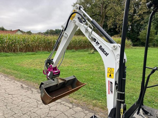 Miniexcavadora compacta Bobcat E17 de 1,7 t usada 2022 casi nueva de 10 h motor Kubota