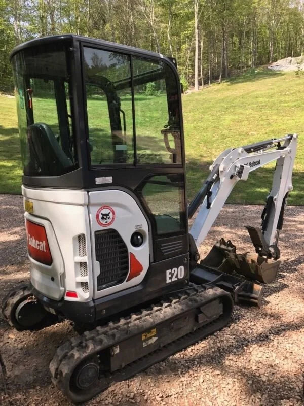 Miniexcavadora Bobcat E20 de 1,8 t de ocasión 2015 con pulgar de agarre y 3 cucharones