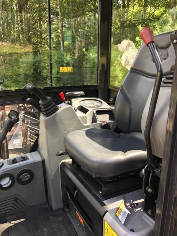 Miniexcavadora Bobcat E20 de 1,8 t de ocasión 2015 con pulgar de agarre y 3 cucharones