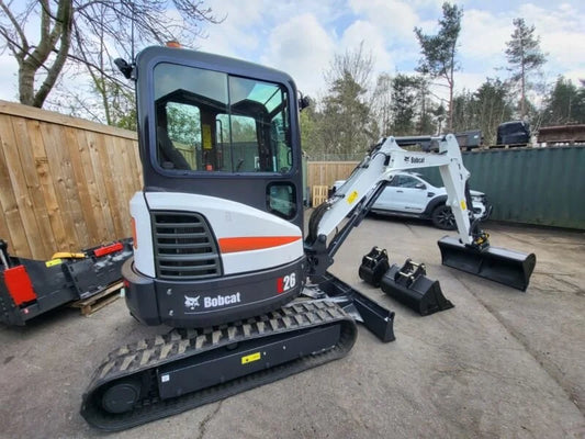 Miniexcavadora Bobcat E26 de 2,5 t de ocasión 2011 con chasis extensible y 3 cucharones