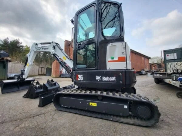 Miniexcavadora Bobcat E26 de 2,5 t de ocasión 2011 con chasis extensible y 3 cucharones
