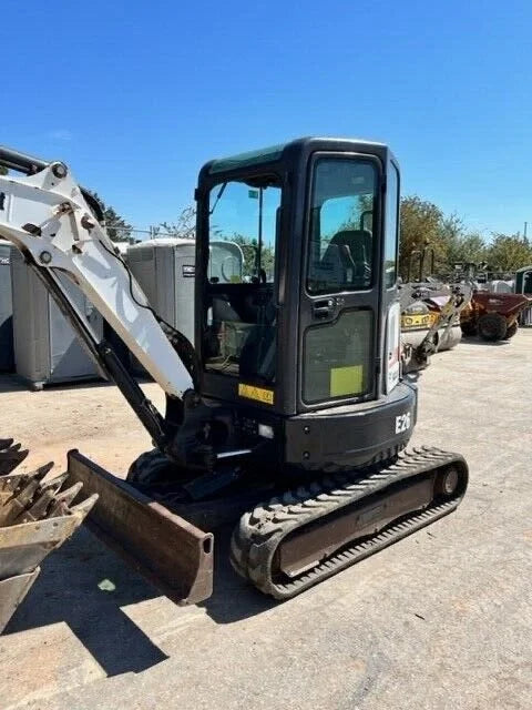 Miniexcavadora Bobcat E26 de 2,7 t de Ocasión 2018 con Chasis Extensible y 3 Cucharas