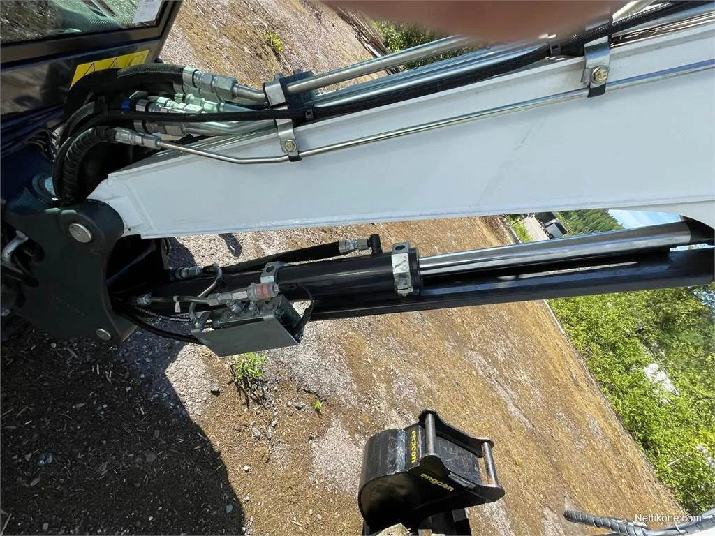 Miniexcavadora Bobcat E27Z de 2,7 t de ocasión 2021 con tiltrotador Engcon y 4 cucharones