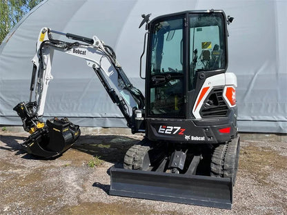 Miniexcavadora Bobcat E27Z de 2,7 t de ocasión 2021 con tiltrotador Engcon y 4 cucharones
