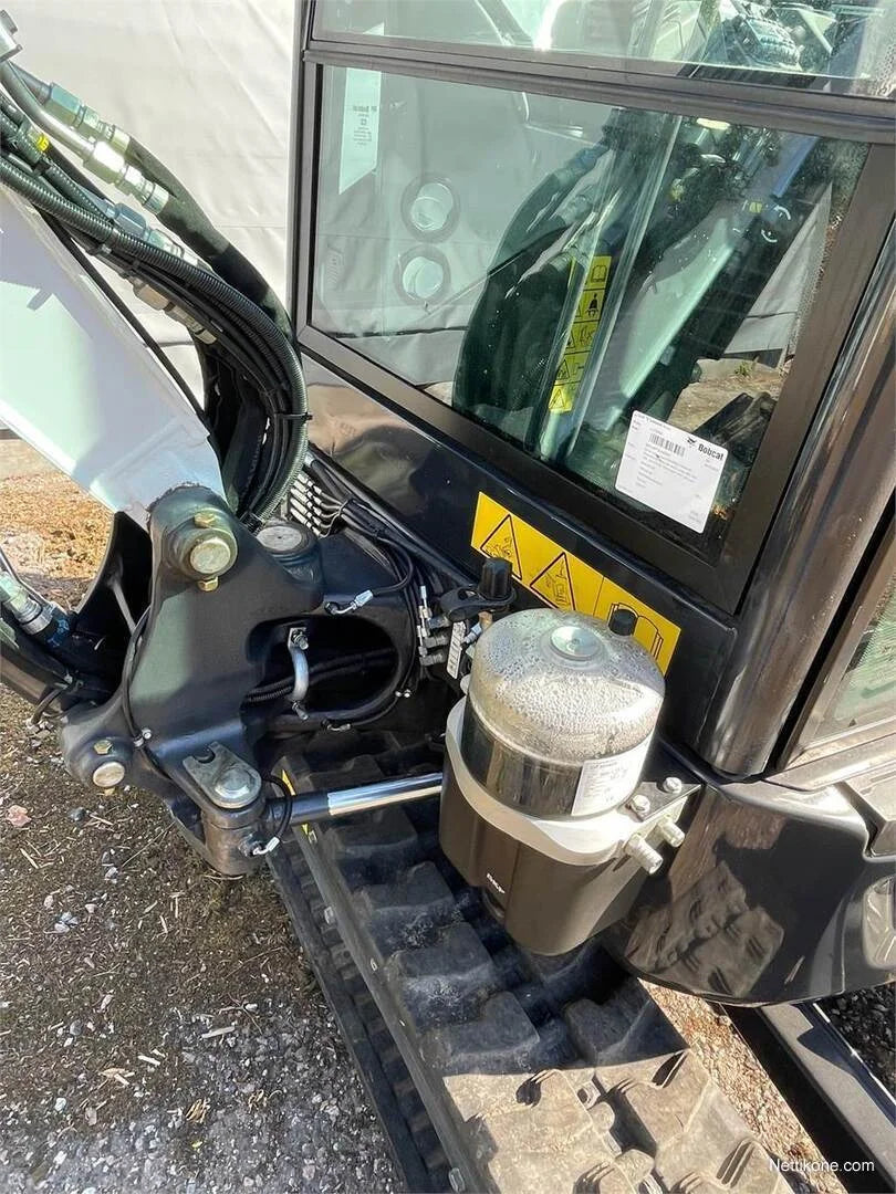 Miniexcavadora Bobcat E27Z de 2,7 t de ocasión 2021 con tiltrotador Engcon y 4 cucharones
