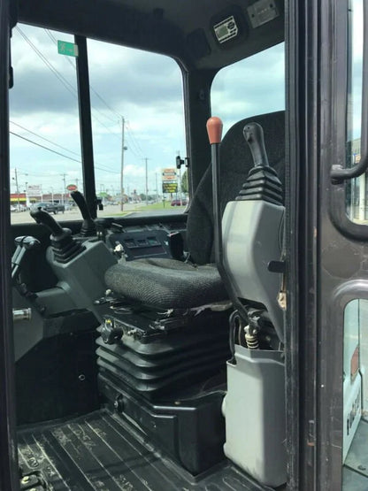 Miniexcavadora Bobcat E35 de 3,5 t de ocasión 2011 con pulgar hidráulico y 3 cucharones