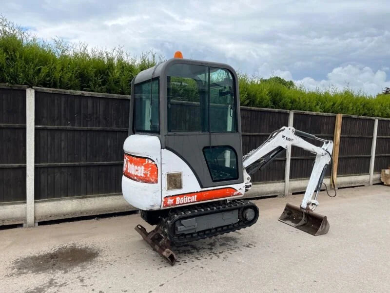 Miniexcavadora Bobcat 320 de 1,6 t de ocasión 2000 con chasis extensible y 3 cucharas