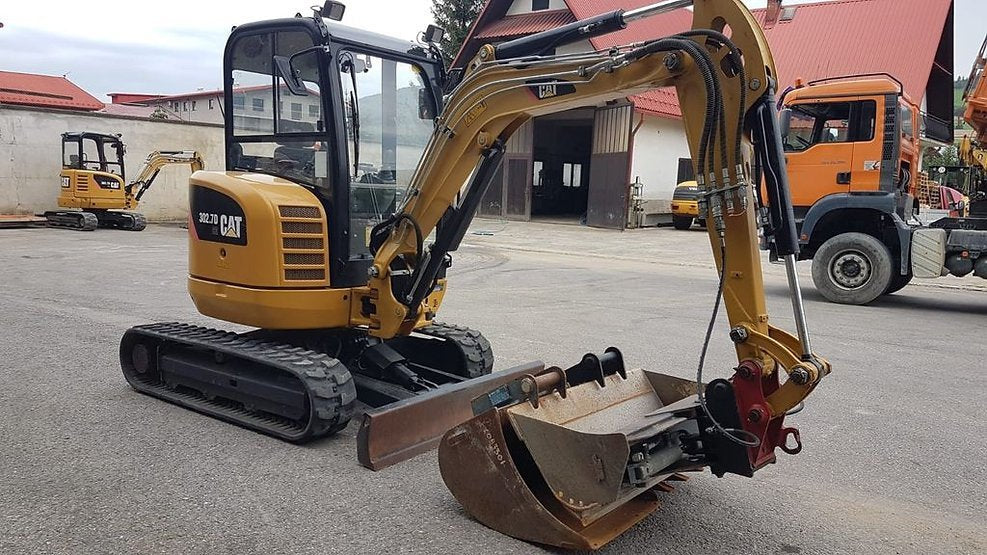 Miniexcavadora CAT 302.7D CR de Ocasión – 2,67T (2016) con 3 Cucharas y Enganche Rápido