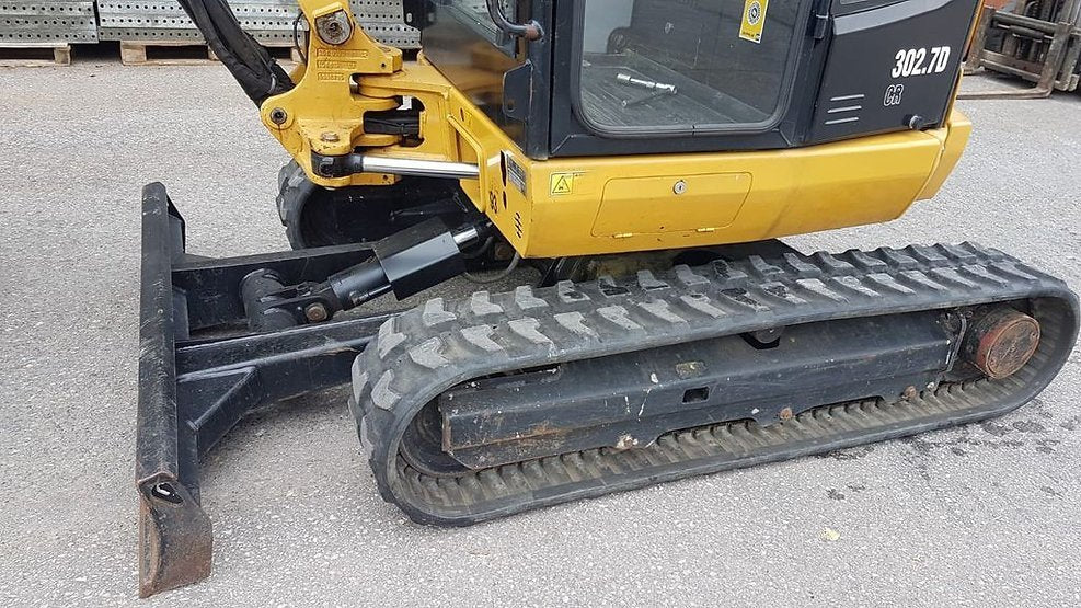 Miniexcavadora CAT 302.7D CR de Ocasión – 2,67T (2016) con 3 Cucharas y Enganche Rápido