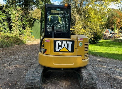Miniexcavadora Caterpillar 305 E CR de 5 t usada de 2018 con 3502 h y cuchara de limpieza