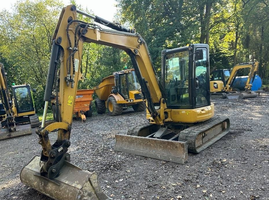Miniexcavadora Caterpillar 305 E CR de 5 t usada de 2018 con 3502 h y cuchara de limpieza