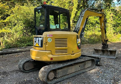 Miniexcavadora Caterpillar 305 E CR de 5 t usada de 2018 con 3502 h y cuchara de limpieza