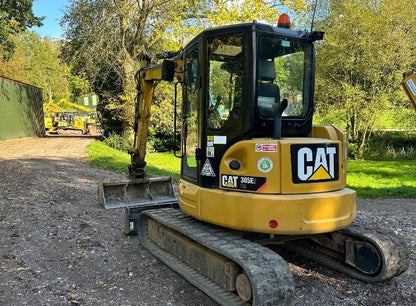 Miniexcavadora Caterpillar 305 E CR de 5 t usada de 2018 con 3502 h y cuchara de limpieza