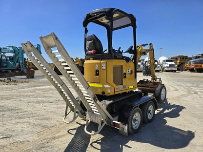 Miniexcavadora Caterpillar 301.7CR de 1,8 t de ocasión 2021 con 3 cucharas y remolque