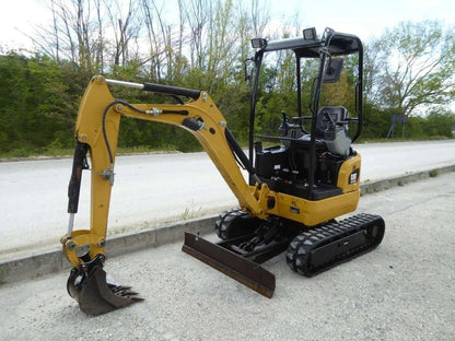 Miniexcavadora Caterpillar 301.7D CR de 1,7 t de ocasión 2017 con enganche rápido y 3 cucharones