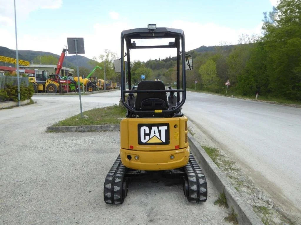 Miniexcavadora Caterpillar 301.7D CR de 1,7 t de ocasión 2017 con enganche rápido y 3 cucharones