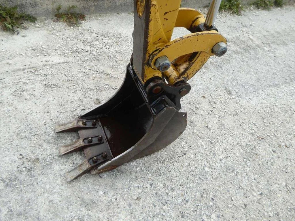 Miniexcavadora Caterpillar 301.7D CR de 1,7 t de ocasión 2017 con enganche rápido y 3 cucharones