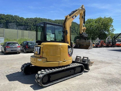 Miniexcavadora Caterpillar 305 5E compacta de 5,2 t de ocasión 2013 con 3 cucharas y 1720 h
